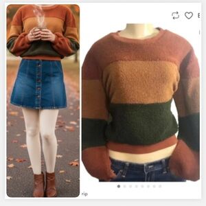 L-Main Strip Sherpa Feel Teddy Bear Crew Neck Gold Green Sweater Size Medium